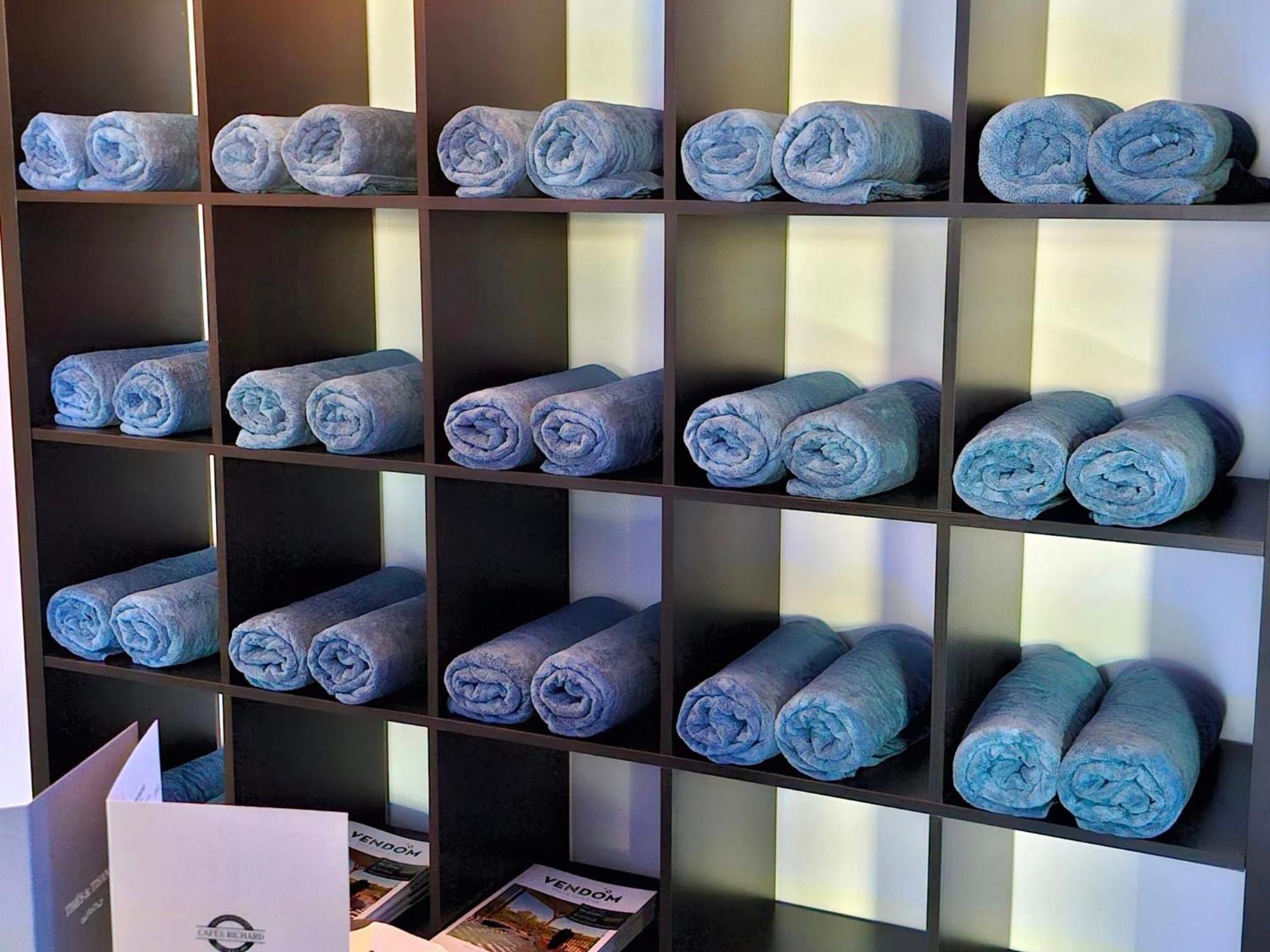 Blue Lagoon Spas מונטובן מראה חיצוני תמונה
